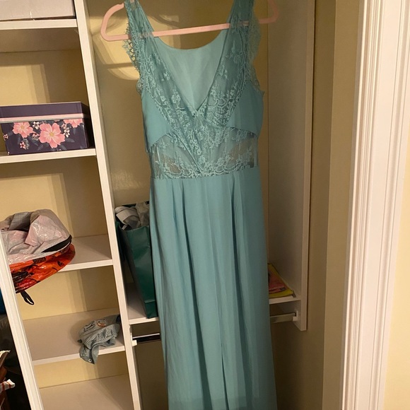 BCBG maxazaria Kelsey maxi dress in Lt Aqua - Picture 5 of 6